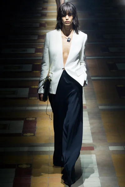Look 11